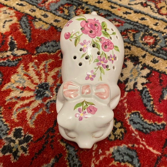 Avon Accents Vintage Avon Potpourri Holder 978 Poshmark